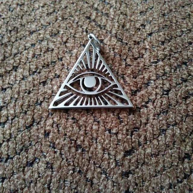 Roger L. review of Eye of Providence Symbol Necklace

