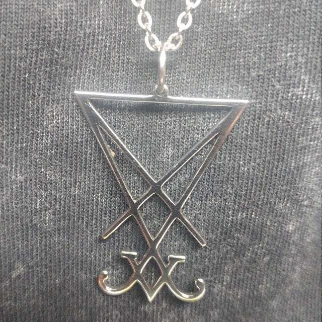 Michael L. review of Sigil of Lucifer Symbol Necklace
