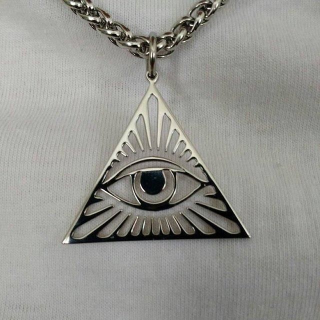 Mauro V. review of Eye of Providence Symbol Necklace
