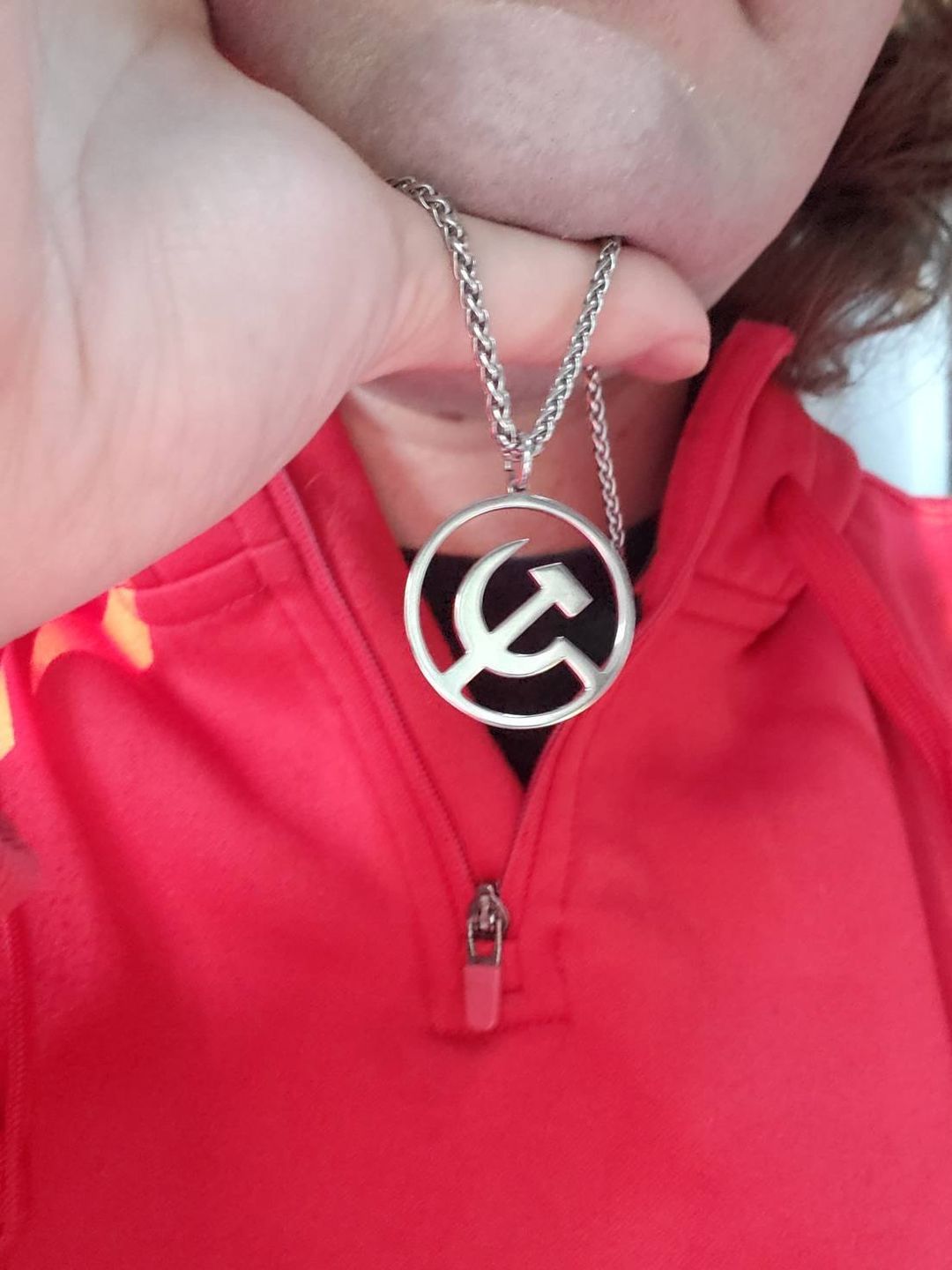 Tom review of Communism Symbol Necklace
