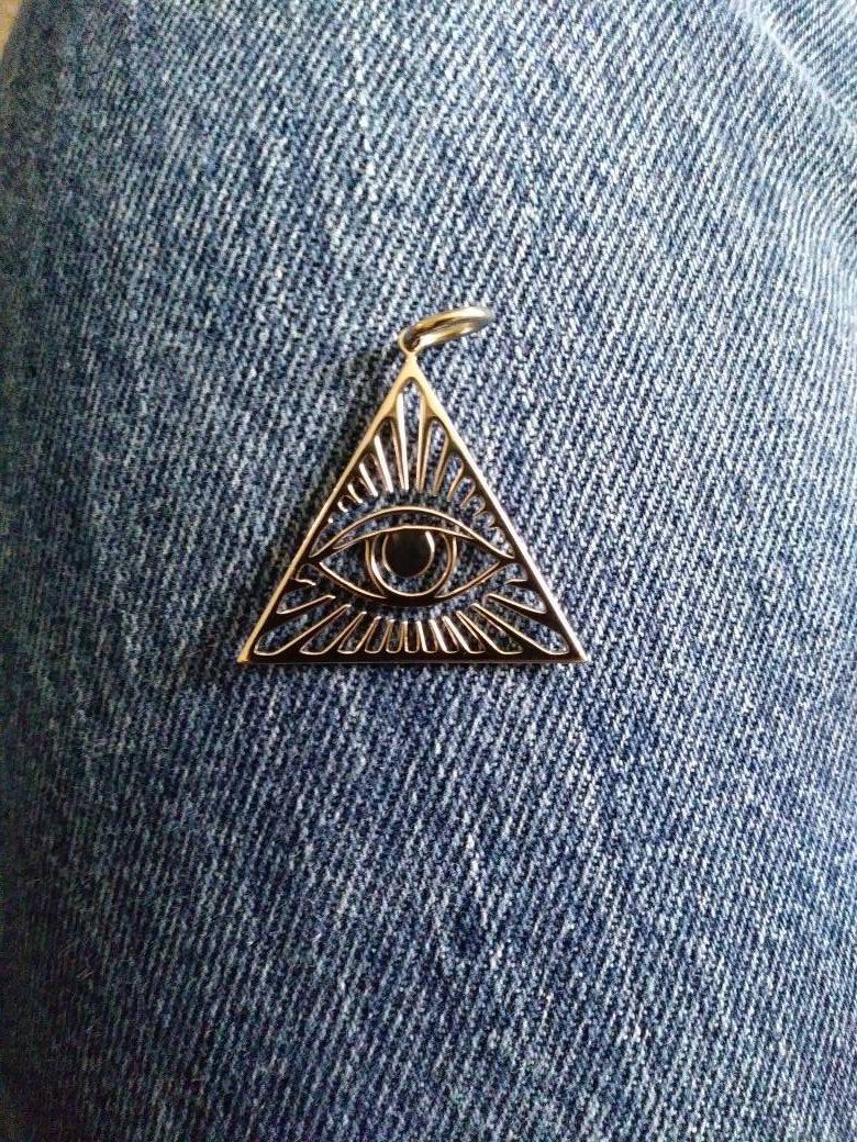 Valdis P. review of Eye of Providence Symbol Necklace
